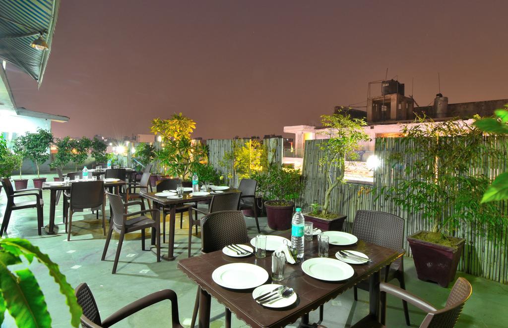 Hotel De Holiday International @ New Delhi Station Exterior foto